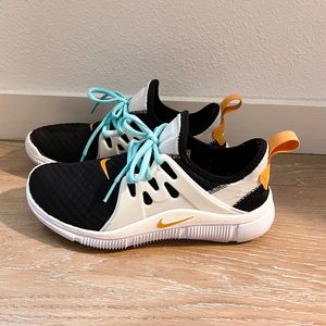 Nike Women’s Acalme Sneaker